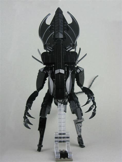 Alien LEGO Alien Queen 的图像结果