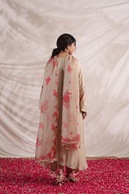 Bahaar Shoulder Embroidered Kurta Set – Label Niti Bothra