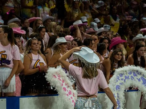 PHOTOS: Bid Day 2022 - The Daily Gamecock at University of South Carolina