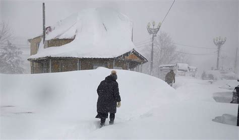 Winter Storm Paralyzes Far East Russia's Sakhalin - The Moscow Times