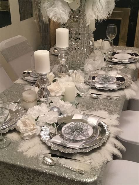 Christmas Table Settings: Diamant du Parris Inc. | White and silver ...