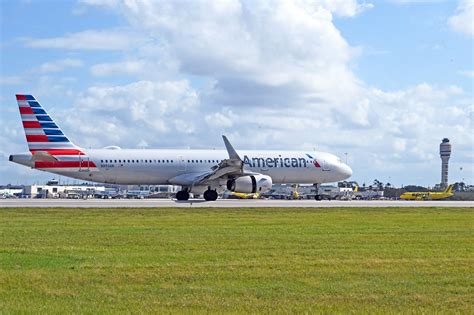 Pros & Cons: Should You Ever Buy American Airlines Miles?