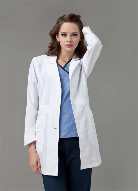 Lab Coats In Qatar at Ester Gordan blog
