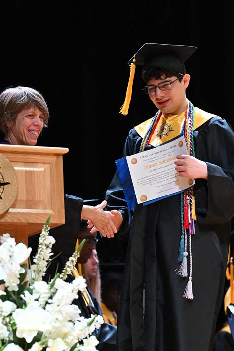 J. Graham Brown School graduation 2025 – J.Graham Brown School Alumni ...