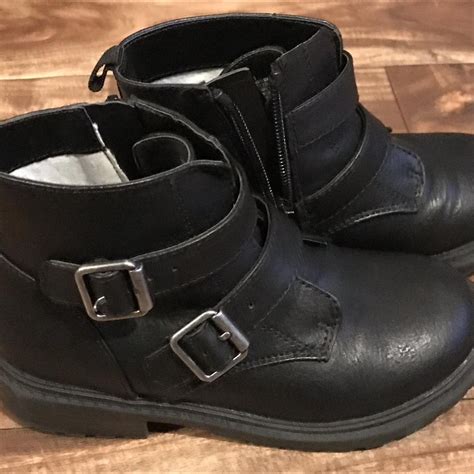 Kids Girls Cat and Jack black zipper boots - Depop
