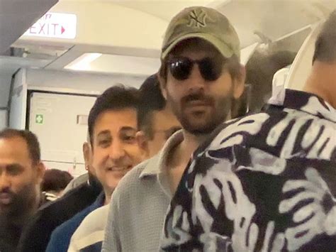 Kartik Aaryan looks dapper as he heads to Jaipur for 'Bhool Bhulaiyaa 3 ...