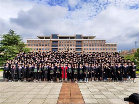 【毕业季】文学院：举行2020届毕业典礼暨学位授予仪式