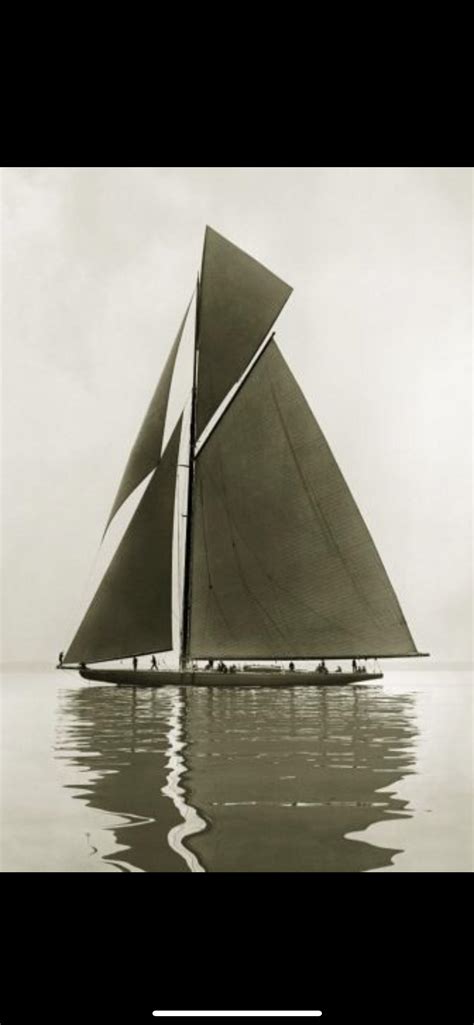 What kind of boat is this? Spotted in Brittany. : r/sailing