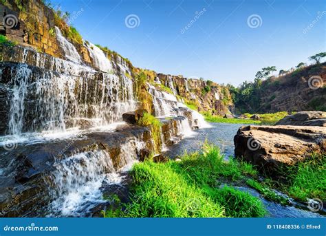 Waterfall Side View 的图像结果