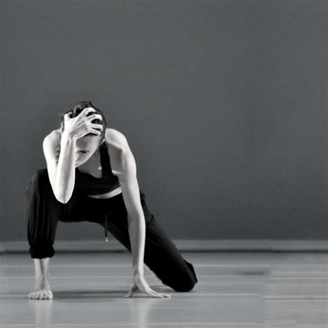 Shadow, A Solo Dance Performance Illuminated by Three Synchronized ...
