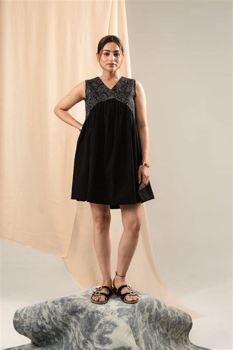 Zid Black Gathered Dress – MODERN BLUE