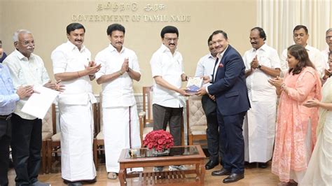 தமிழ்நாடு பாடநூல் கழகம் உருவாக்கிய தமிழ்-இந்தோ-ஐரோப்பிய மொழிகளின் ...