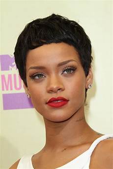 Rihannas Hairstyle by Rihanna Hairstyles Photos Of Rihanna S Best Hair Moments Rihannas Hairstyle