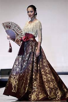 Wedding Shoes Indonesia by The Best Batik Dress Designers Indonesia Model Baju Wedding Shoes Indonesia