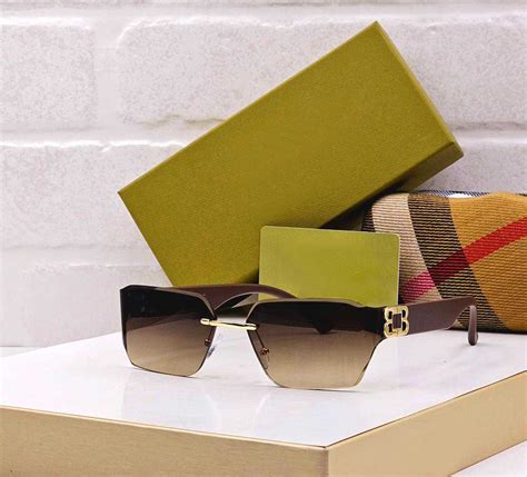 Luxury Semi-Rimless Square Sunglasses - Gold Detail | FunkyTradition