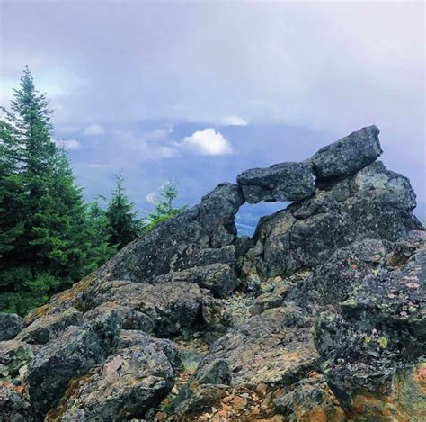Mount Si Hiker Information and Tips - North Bend Escapes