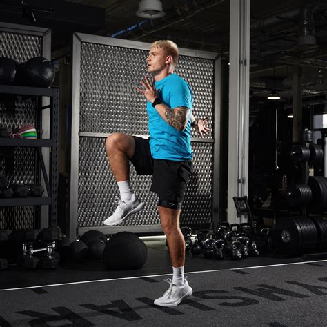 10 Knee Strengthening Exercises For Runners | Gymshark Central