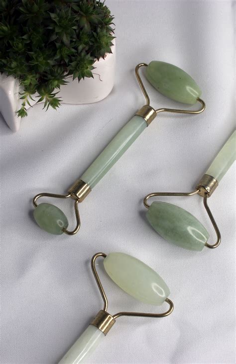 Jade Facial Roller – The Crystal Lady