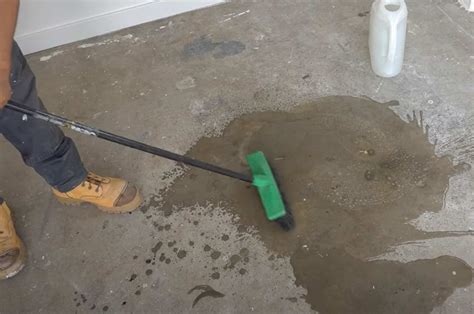 How To Remove Paint From Concrete Floor In Basement (Solved) - Forever ...