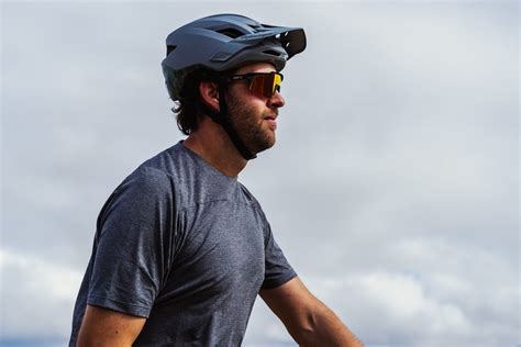 First Ride - Troy Lee Designs Flowline MTB Helmet - Mountain Bike ...