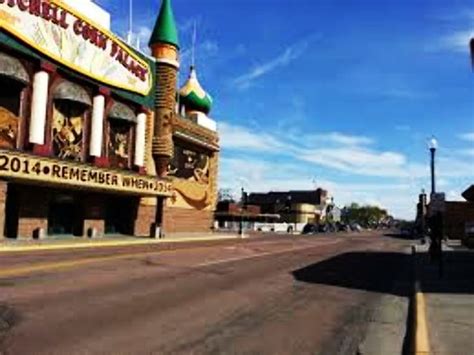 Mitchell 2021, #5 places to visit in south dakota, top things to do ...