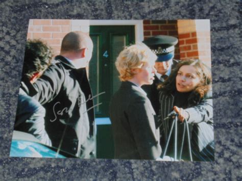 SASHA BEHAR- ACTRESS - CORONATION STREET / DR WHO - 10x8 PHOTO SIGNED ...