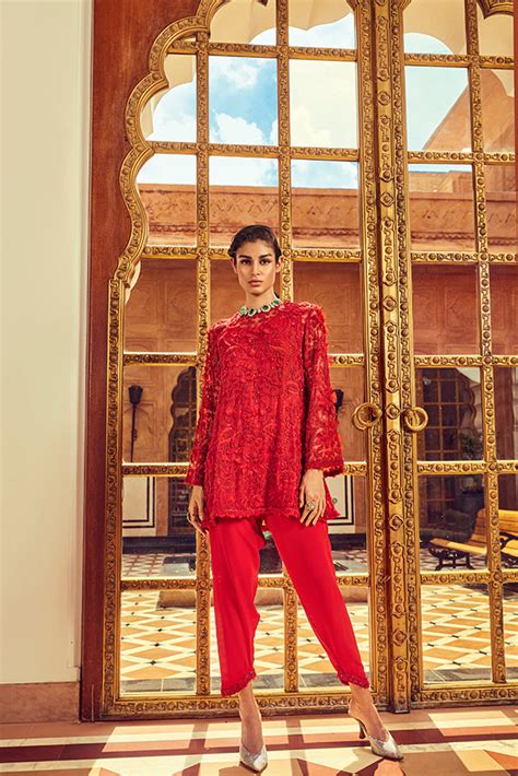 RETRO LOVE RED SCARLET 3D EMBELLISHED KURTA SET – Ridhima Bhasin