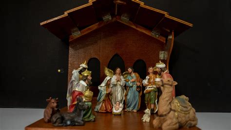 Christmas Premium Nativity Set / Crib Set | Home Church, Office Decor.