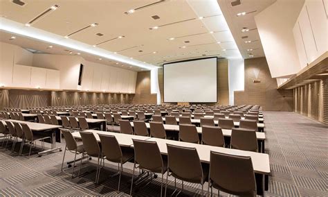 Conference Hall 的图像结果