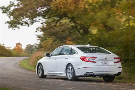 What is a Sedan Vehicle? | Auto.com