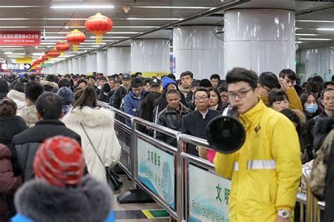 北京地铁乘客如坚持不戴口罩，工作人员将向公安部门报告 | 北晚新视觉