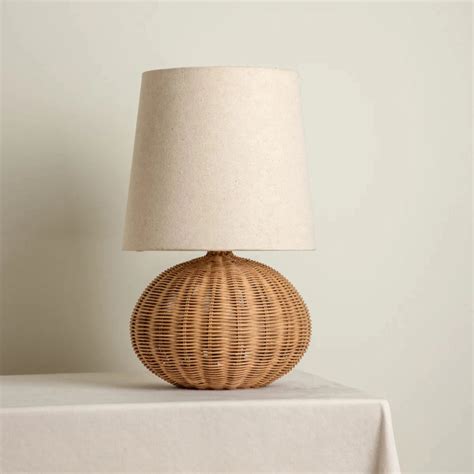 Handwoven Rattan Table Lamp – UrbanGharStudio