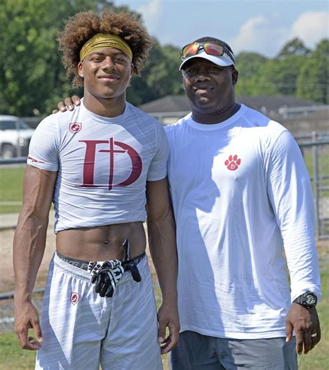 Darryl Stingley's story never kept grandson, LSU commit Derek Stingley ...