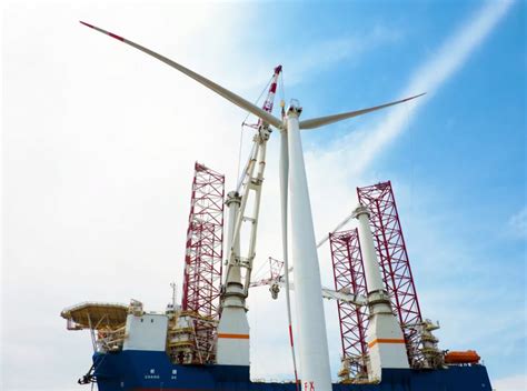 东方造国内陆上单机容量最大风电机组完成吊装！_世纪新能源网 Century New Energy Network