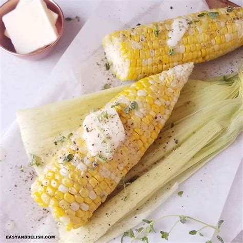 How to Shuck Corn | 2 Quick Ways - Easy and Delish