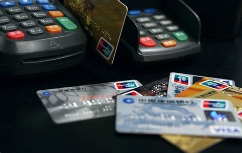 个人银行卡转账限额多少会被监控，个人银行卡转账被限额？2022年有何规定？银行：先检查有无违规-壹榜财经