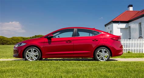 2016 Hyundai Elantra Review - photos | CarAdvice