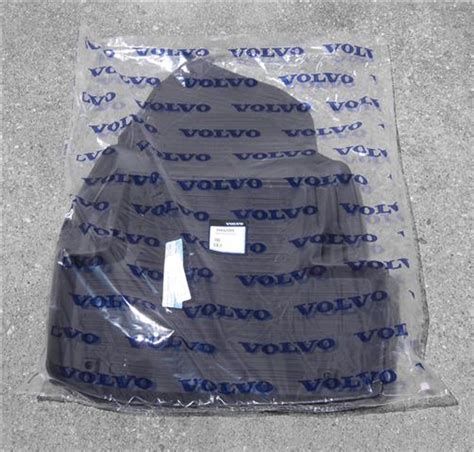 Volvo XC60 Rubber Floor Mats (OEM) | 2010-2017 | Voluparts