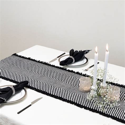 Zahra Monochrome Table Runner – Weavorks
