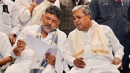DK Shivakumar Vs Siddaramaiah Crisis Deepens: Leadership Uncertainty ...