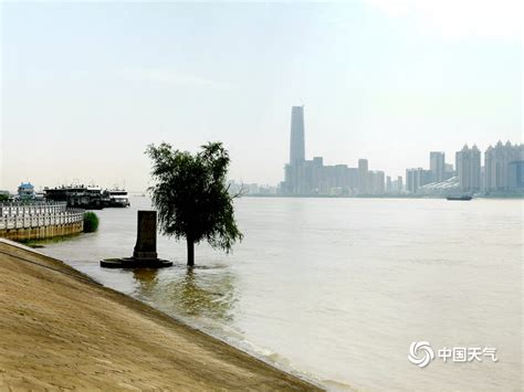 长江流域水位快速上涨 汉口站已逼近设防水位-图片频道