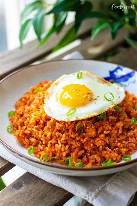 15-Minute Kimchi Fried Rice (Kimchi Bokkeumbap) | Cookerru