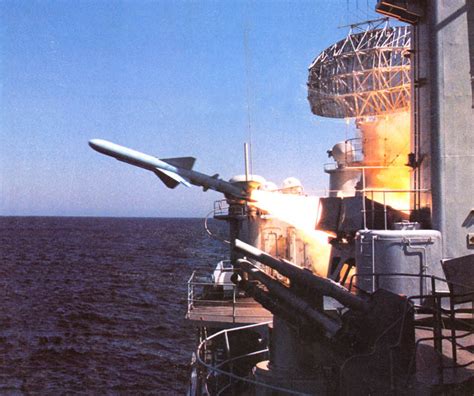 洛克希德•马丁公司AGM-158远程反舰导弹，突防能力有多强！|攻击|反舰导弹|突防_新浪新闻