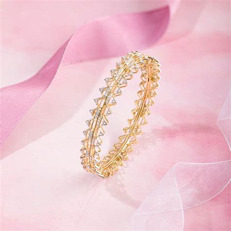 Magnetic Lippan Gold & Diamond Bangle