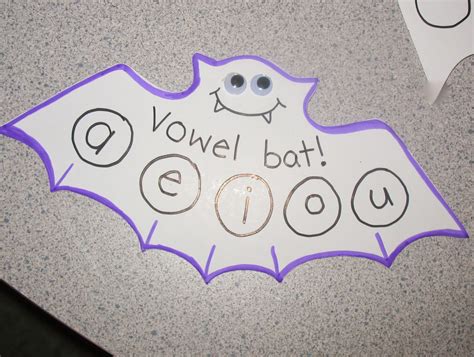 Groovy Grade 1!: A, E, I, O, U, Vowel Bat!