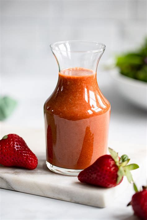 Strawberry Balsamic Dressing (4 Ingredients) - Evesfit