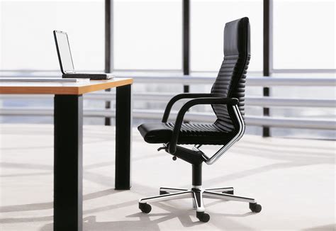 FS-Line 212/5 会议椅[CG-A1110-4]-现代真皮会议椅-办公椅--东方华奥办公家具、现代经典创意家具网