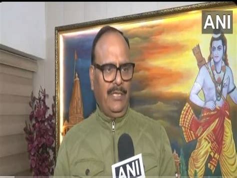 "Akhilesh Yadav should rise above factionalism, welcome people coming ...