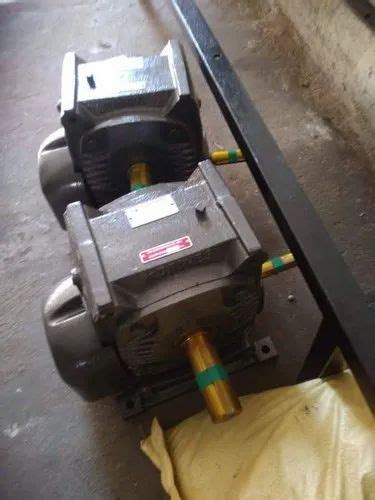 SNU WORM GEAR BOX - Horizontal Worm Gearbox Manufacturer from Coimbatore