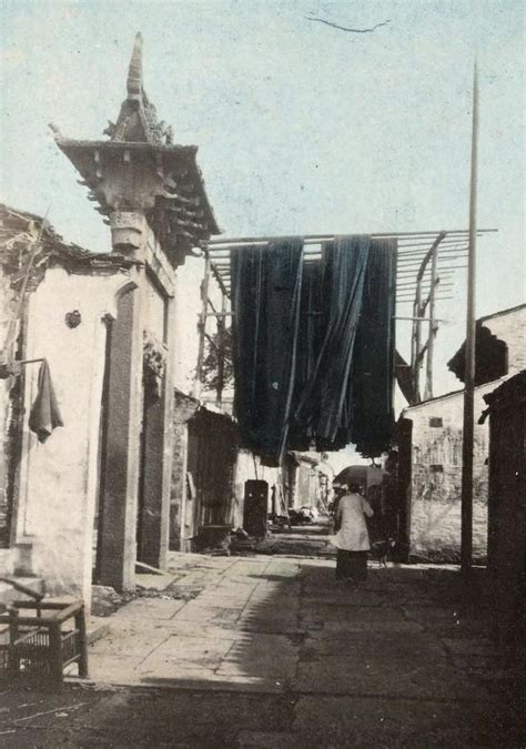 1940年的浙江绍兴老照片，可见绍兴城全景与古城墙_人民号